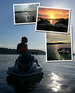 Vodní skútr při západu slunce